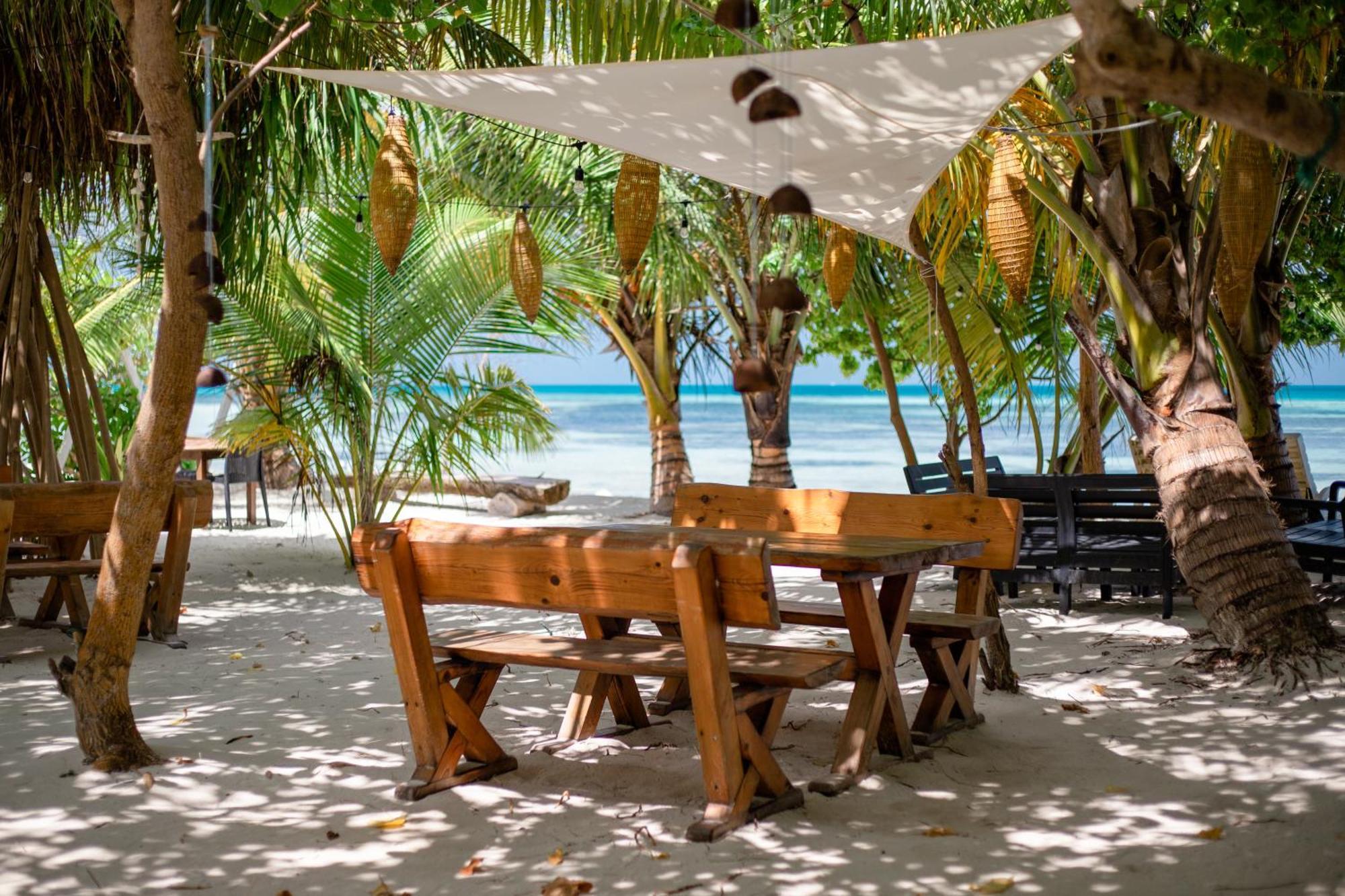 Dhiffushi Inn Buitenkant foto