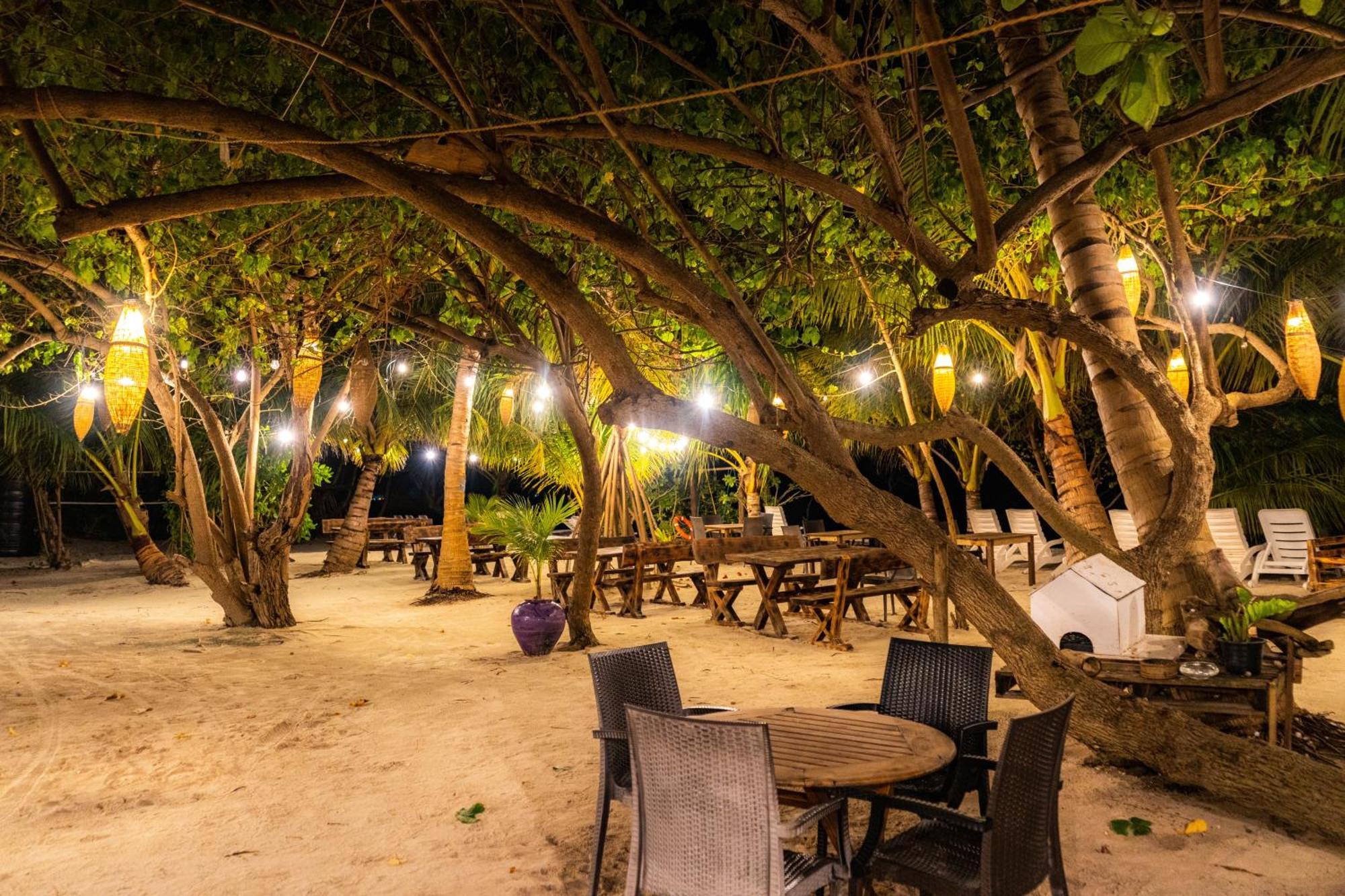 Dhiffushi Inn Buitenkant foto